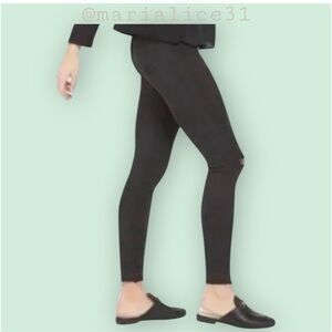 EUC•SPANX Vintage Distressed Ankle Skinny Black Jeans. Size: L.